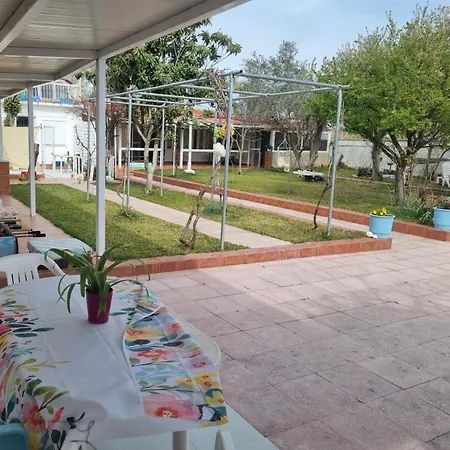 Pensión Roni's Place Nea Kallikrateia