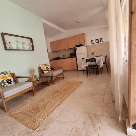 بيت ضيافة Roni's Place