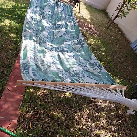 بيت ضيافة Roni's Place