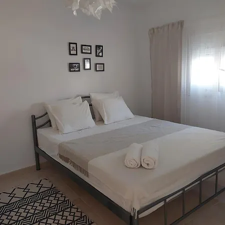 Roni's Place بيت ضيافة *