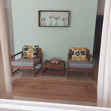 بيت ضيافة Roni's Place Nea Kallikrateia