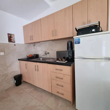 بيت ضيافة Roni's Place *