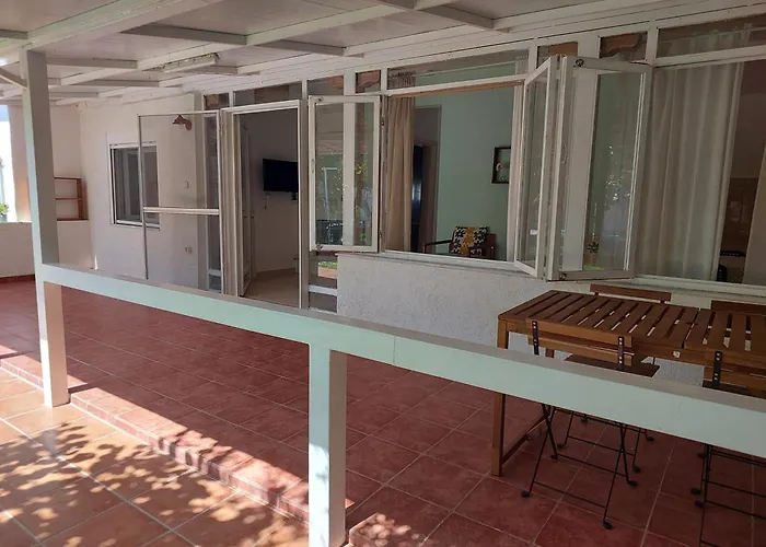 בית הארחה Roni's Place Nea Kallikrateia