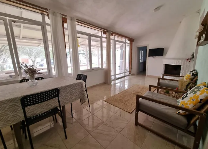 Roni's Place * Nea Kallikrateia