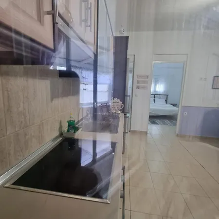 Roni's Place Гостевой дом *